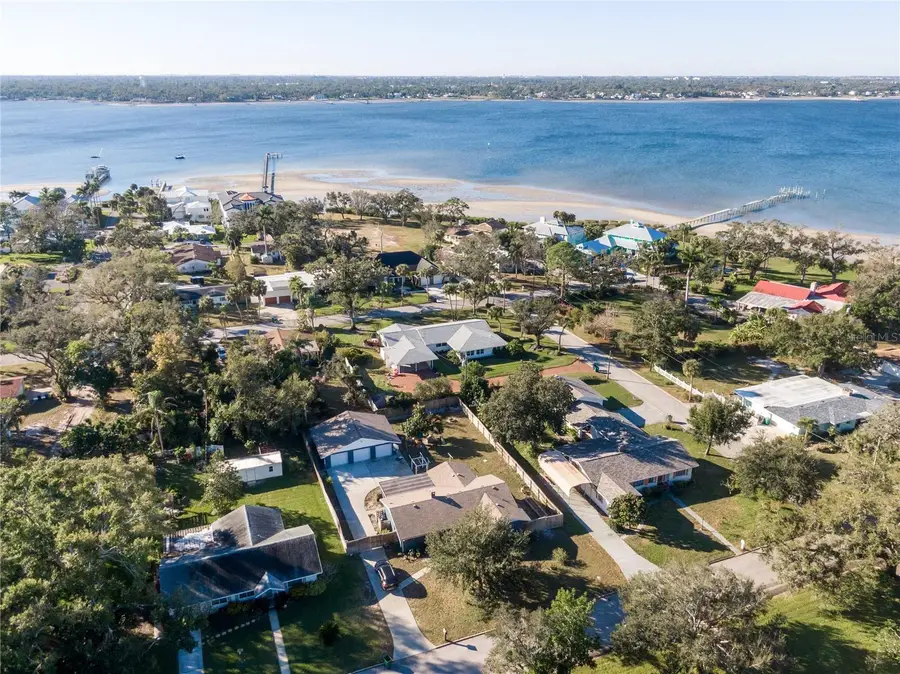 2107 6th Street W, Palmetto, FL 34221 - Image #2