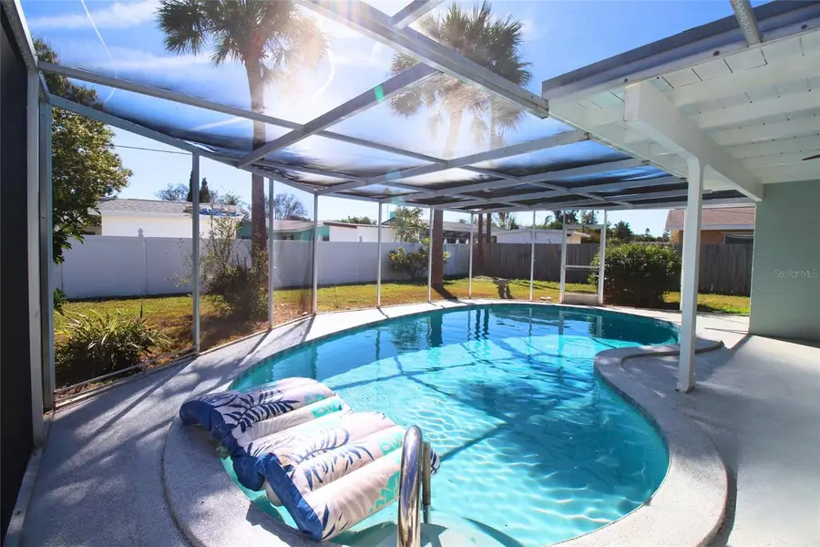 2534 Waneta Drive, Sarasota, FL 34231 - Image #2