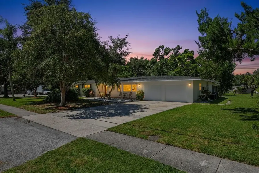 4808 Riverwood Avenue, Sarasota, FL 34231 - #2