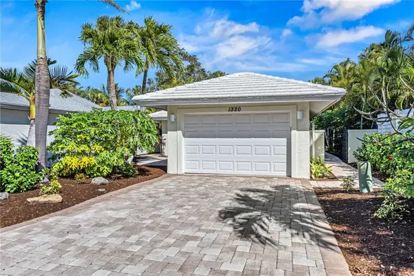 1320 Moonmist Drive #B-11, SARASOTA, FL 34242
