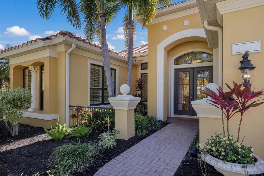 7657 Portstewart Drive, Lakewood Ranch, FL 34202 - Image #2