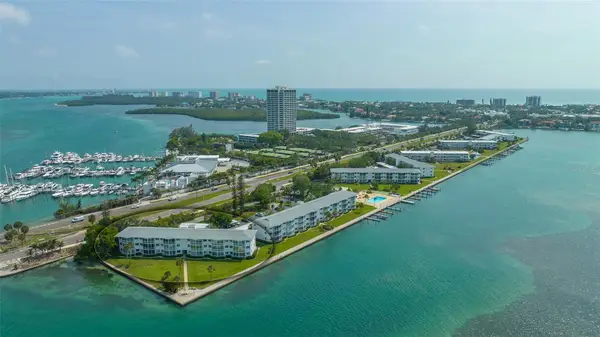 777 John Ringling Boulevard #32, SARASOTA, FL 34236