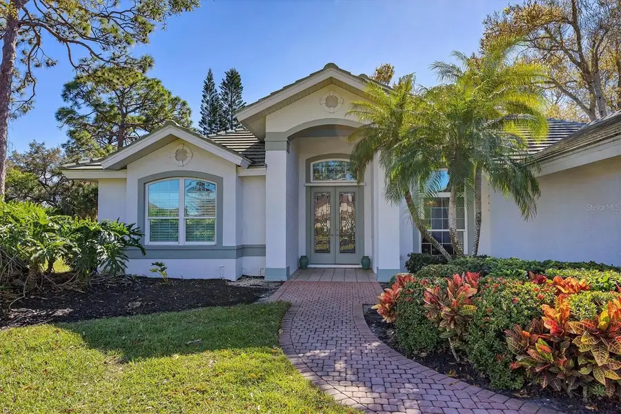 8684 Woodbriar Drive, Sarasota, FL 34238 - Image #2