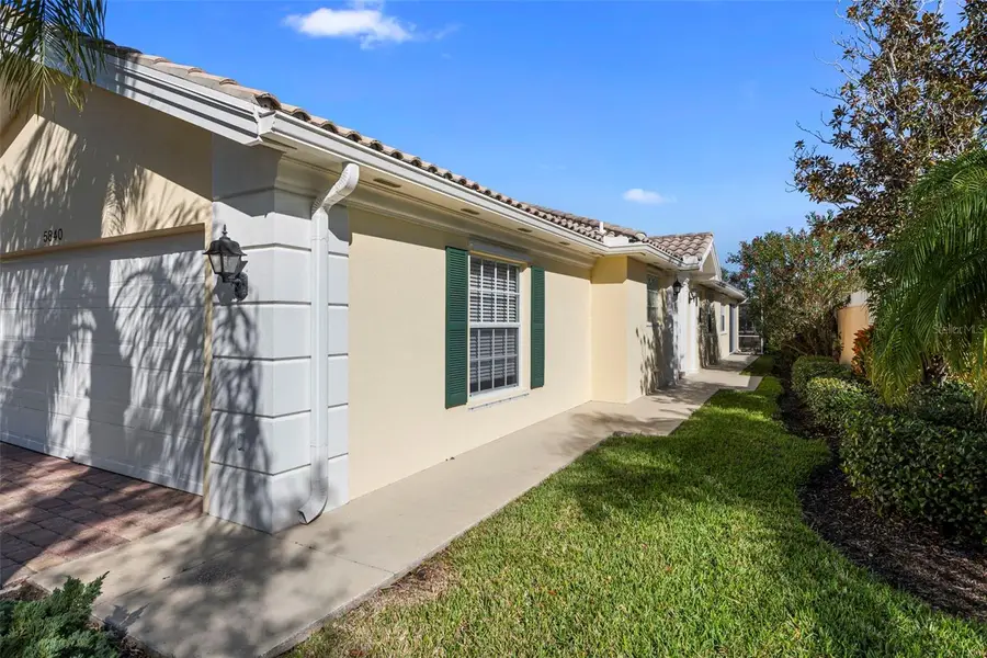 5840 Helicon Place, Sarasota, FL 34238 - Image #2