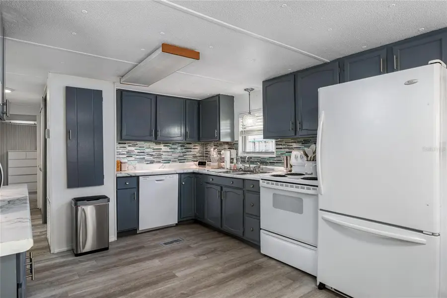 205 52nd Avenue Terrace E, Bradenton, FL 34203 - Image #3