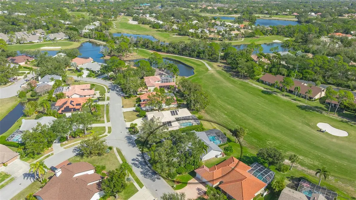 8142 Misty Oaks Boulevard, Sarasota, FL 34243 - Image #1