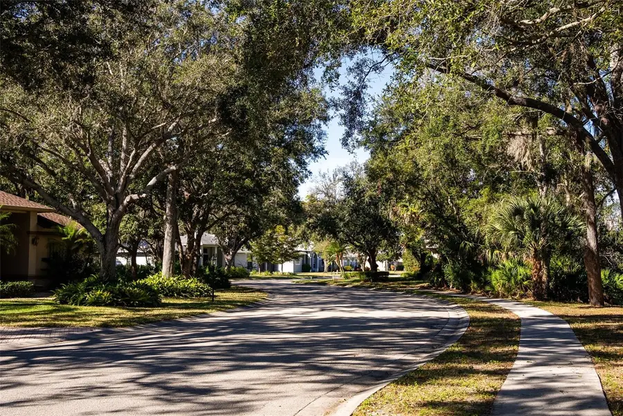 8023 Desoto Woods Drive, Sarasota, FL 34243 - Image #2