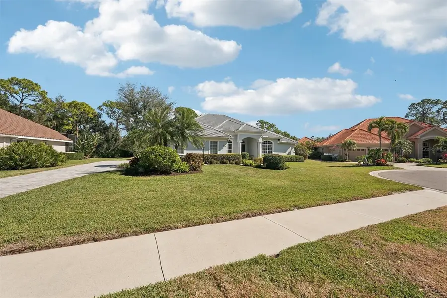 417 Huntridge Drive, Venice, FL 34292 - Image #3
