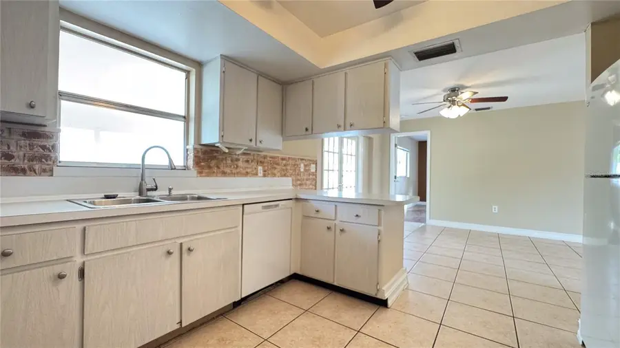 933 SE 26th Street, Cape Coral, FL 33904 - Image #3