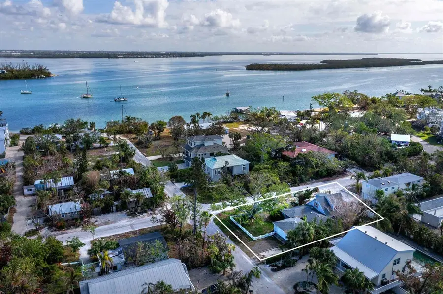 6901 Poinsetta Avenue, Longboat Key, FL 34228 - Image #2