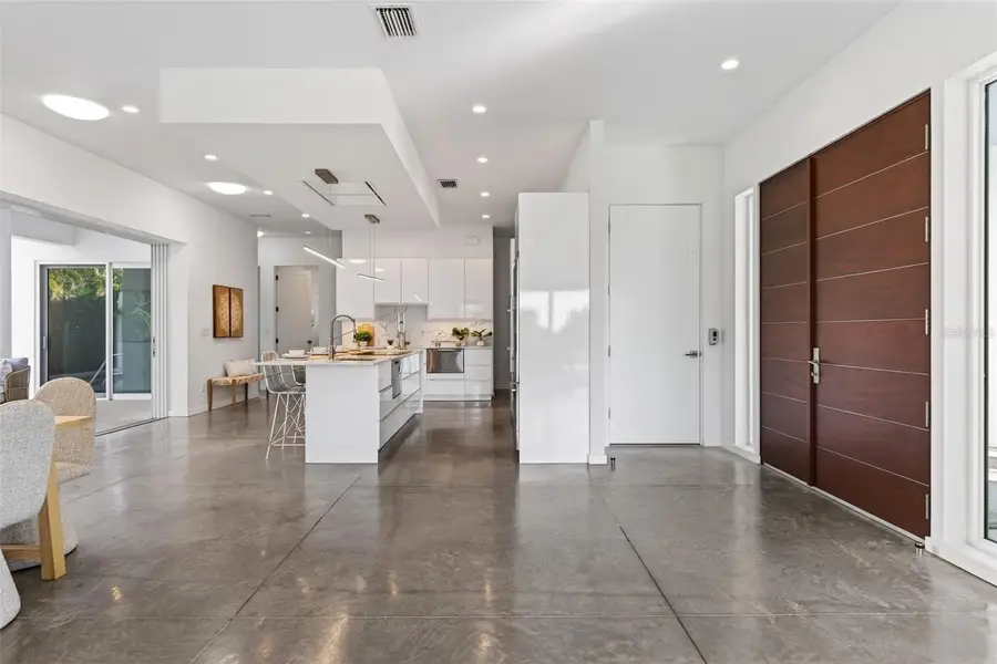 405 Edwards Drive, Sarasota, FL 34243 - Image #3