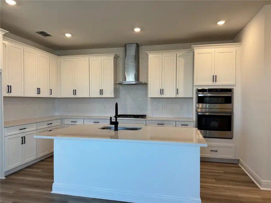 8007 Seaflower Parkway, Bradenton, FL 34210 - Image #2