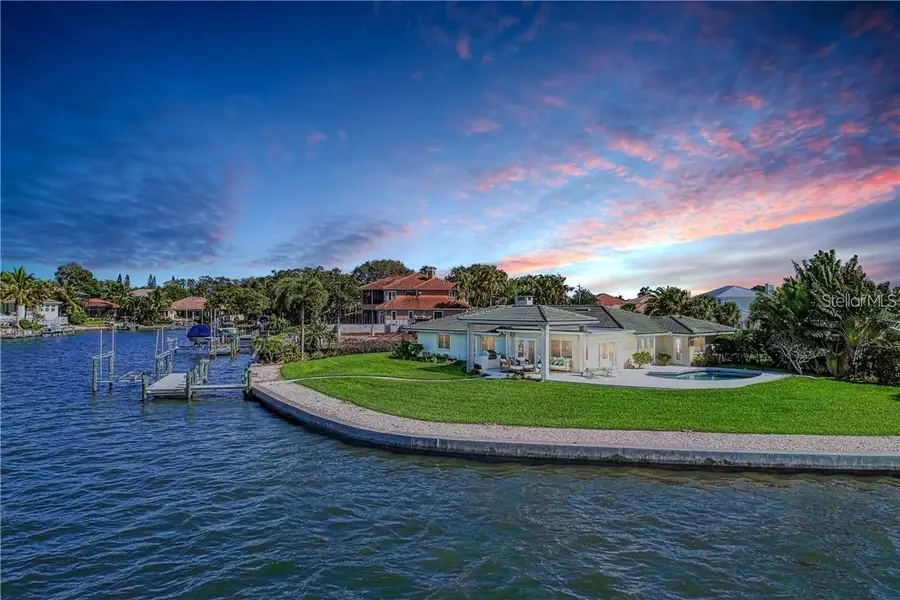 7692 Cove Terrace, Sarasota, FL 34231 - Image #2