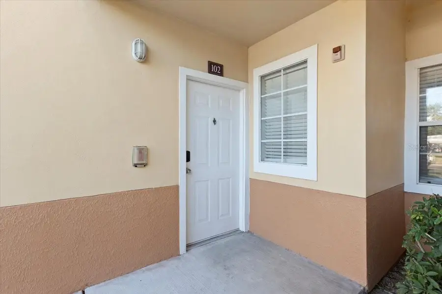 1050 Villagio Circle #102, Sarasota, FL 34237 - Image #3