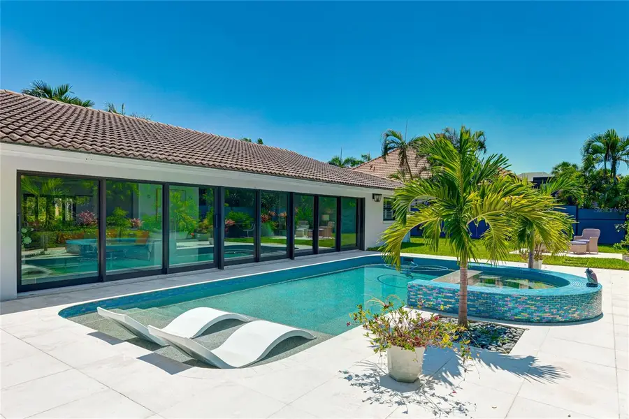 526 Bird Key Drive, Sarasota, FL 34236 - Image #2