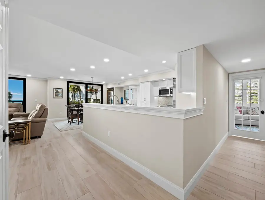 1485 Gulf Of Mexico Drive #110, Longboat Key, FL 34228 - Image #3