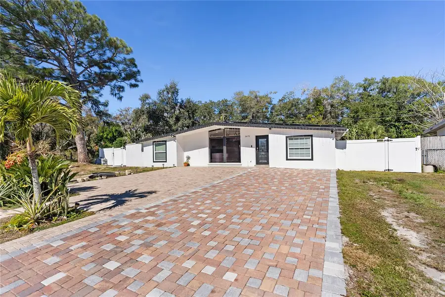 3675 Prudence Drive, Sarasota, FL 34235 - Image #2