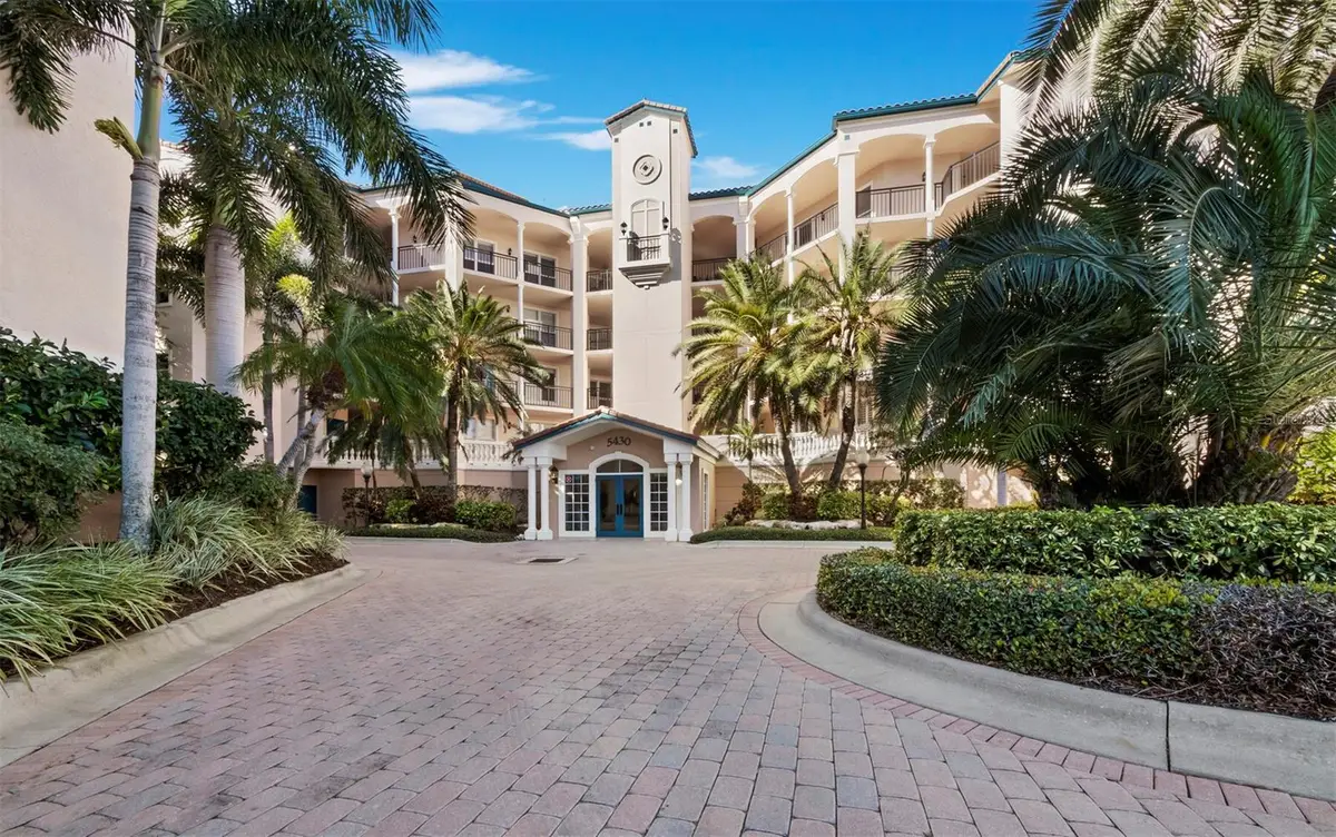 5430 Eagles Point Circle #105, Sarasota, FL 34231 - Image #1