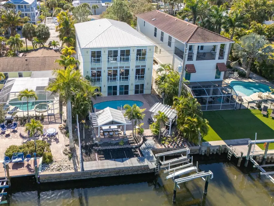 605 Avenida De Mayo, Sarasota, FL 34242 - #3