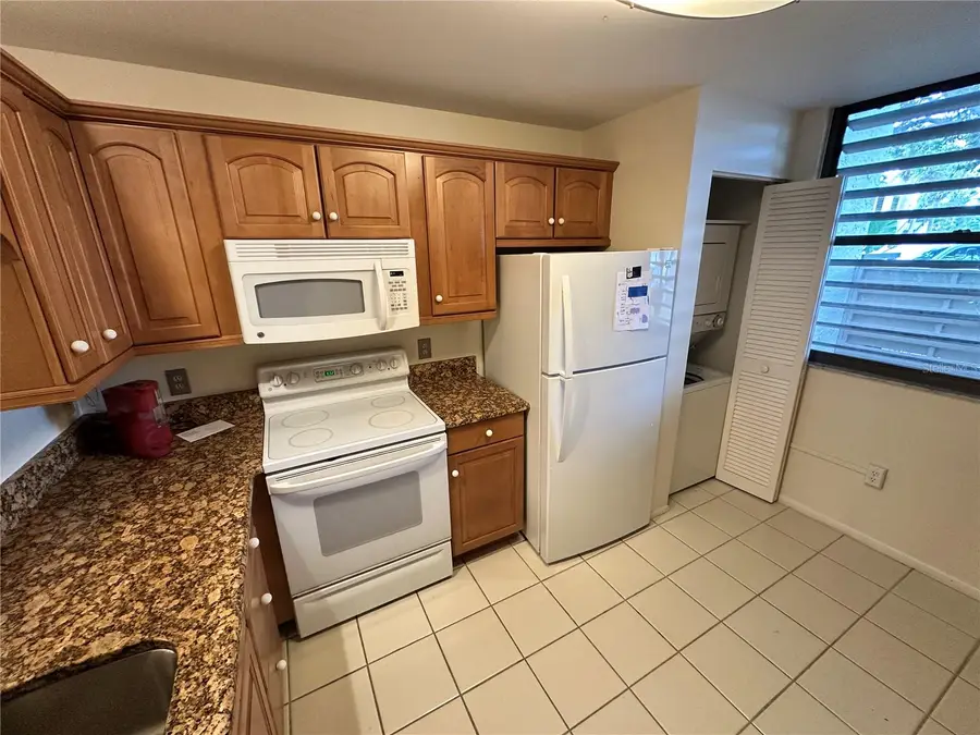 645 Woodlawn Drive, Bradenton, FL 34210 - Image #3