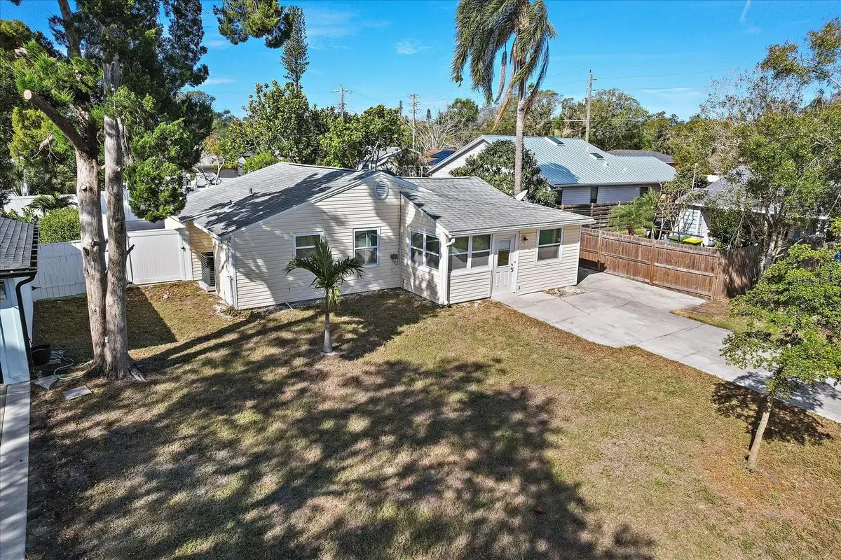 1220 S Brink Avenue, Sarasota, FL 34239 - Image #1