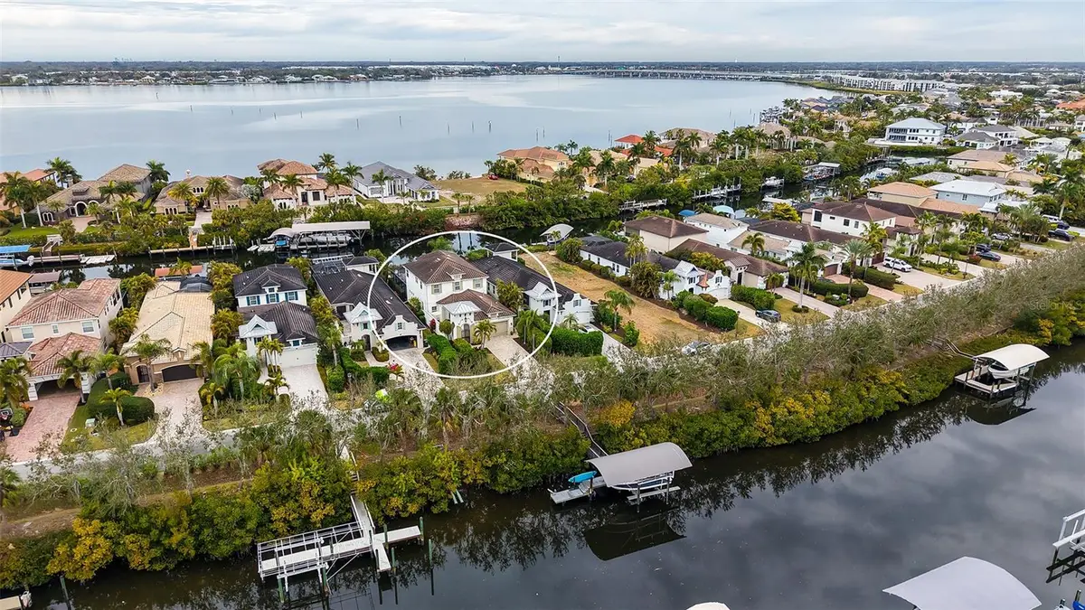 4209 5th Avenue Ne, Bradenton, FL 34208 - #1