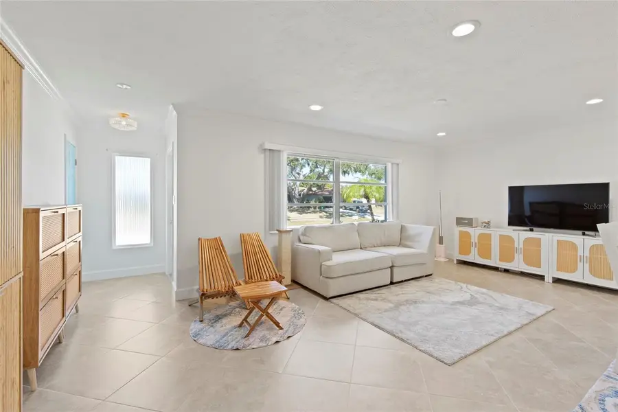 6725 Roxbury Drive, Sarasota, FL 34231 - #3