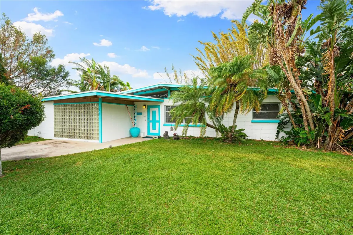 2225 Valencia Drive, Sarasota, FL 34239 - #1