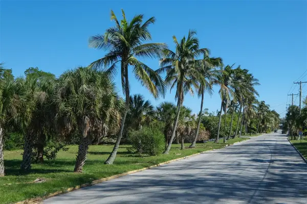 Broadway, LONGBOAT KEY, FL 34228