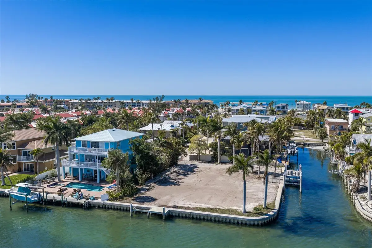 407 20th Place, Bradenton Beach, FL 34217 - #1