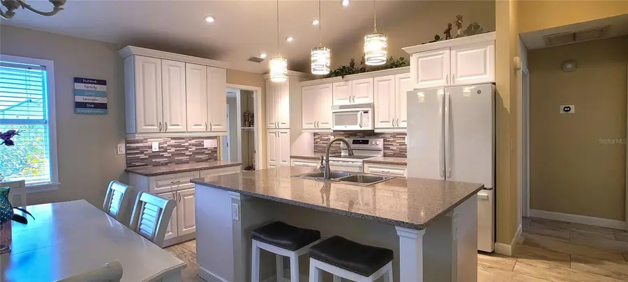 3567 65th Avenue Circle E, Sarasota, FL 34243 - #2