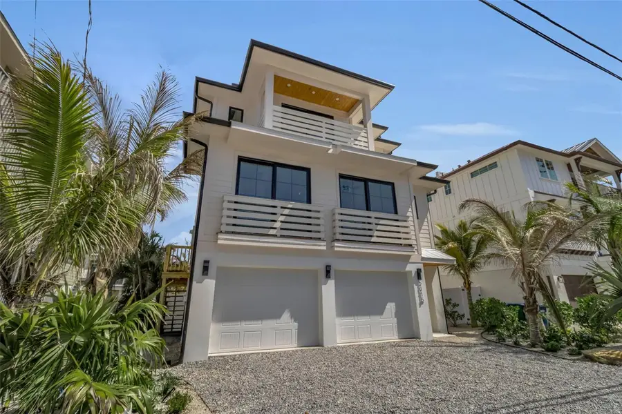 2215 Avenue C, Bradenton Beach, FL 34217 - #2