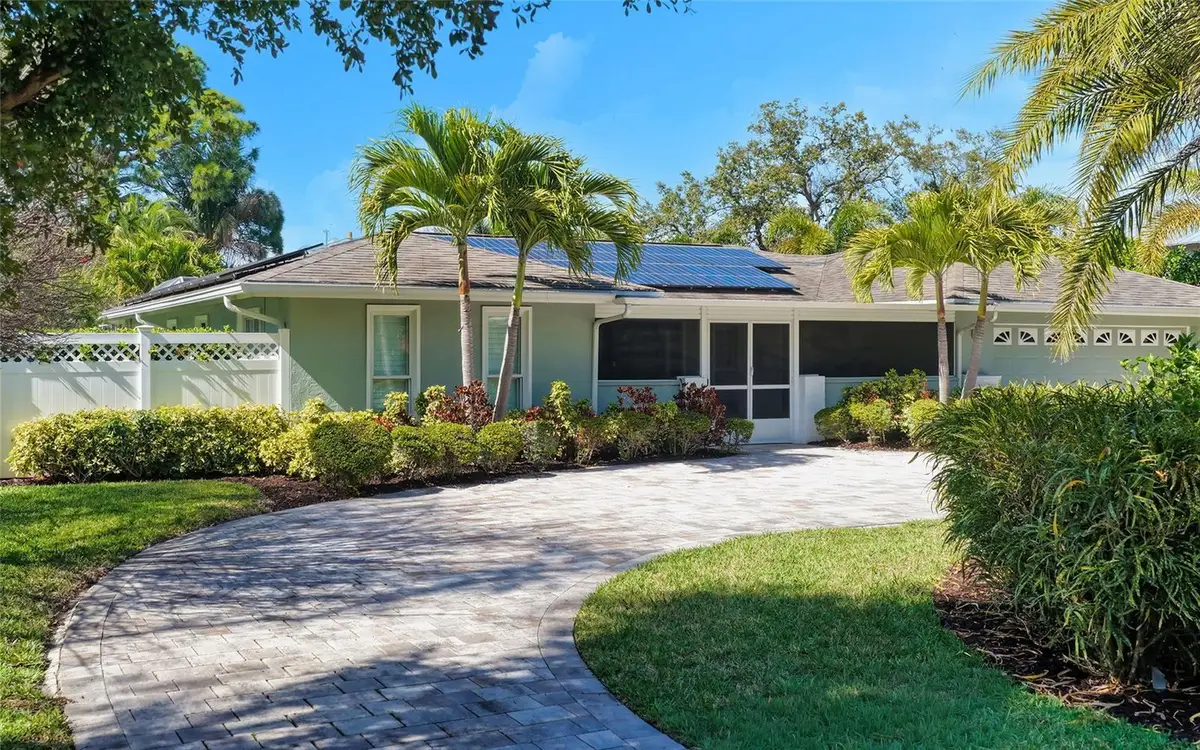 121 Holly Avenue, Sarasota, FL 34243 - #1