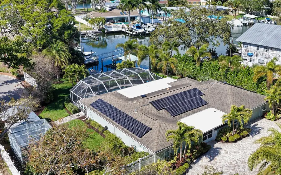 121 Holly Avenue, Sarasota, FL 34243 - #2