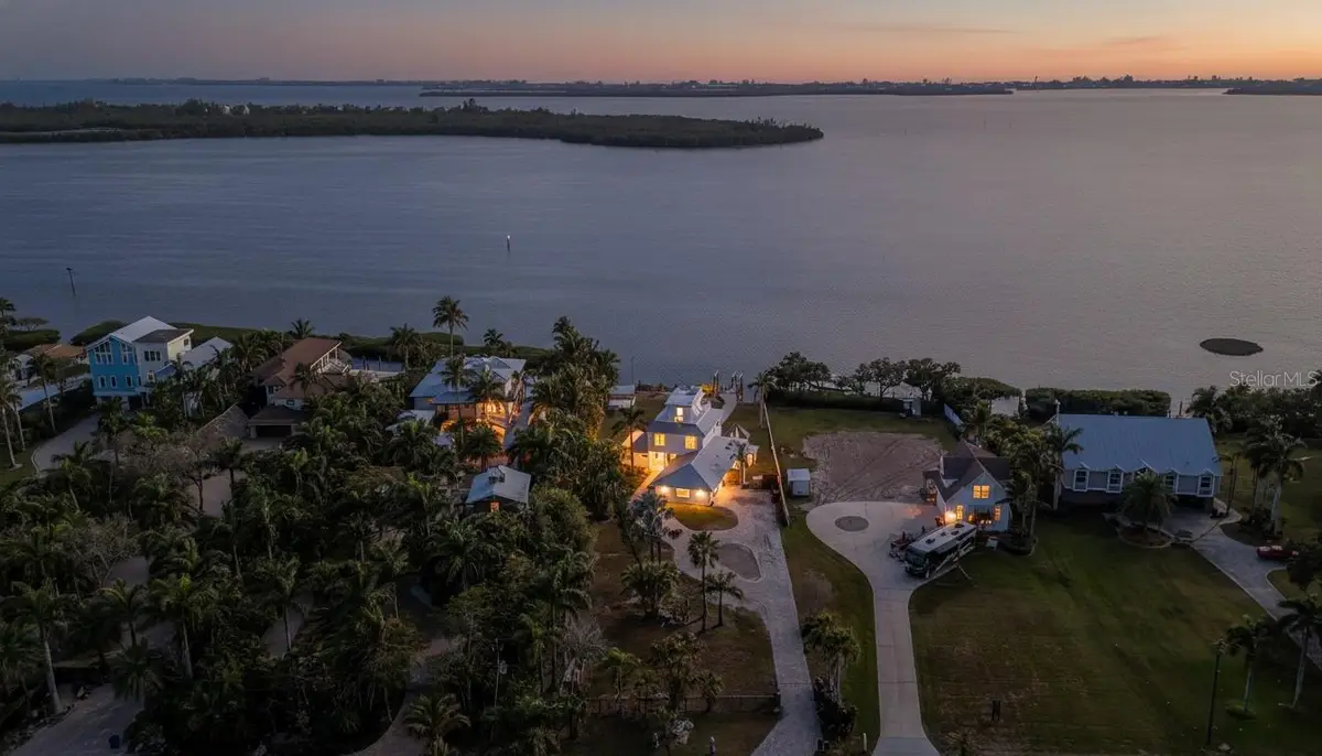 10218 46th Avenue W, Bradenton, FL 34210 - #1