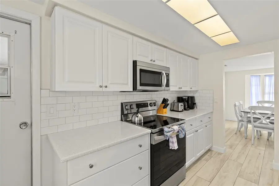 6836 Roxbury Drive, Sarasota, FL 34231 - #3