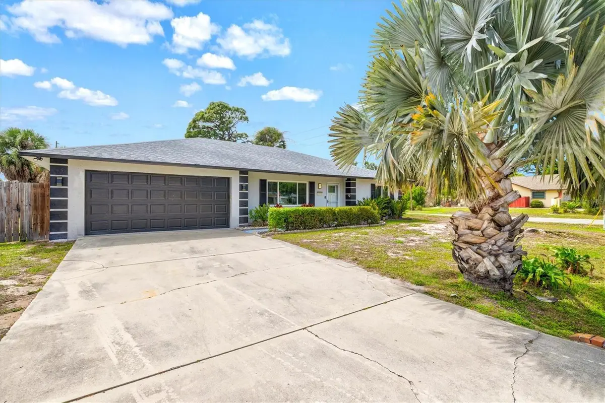 3310 Siesta Drive, Venice, FL 34293 - #1