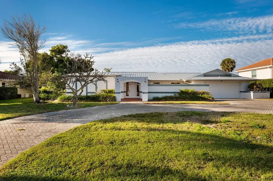 561 Birdie Lane, Longboat Key, FL 34228 - #2