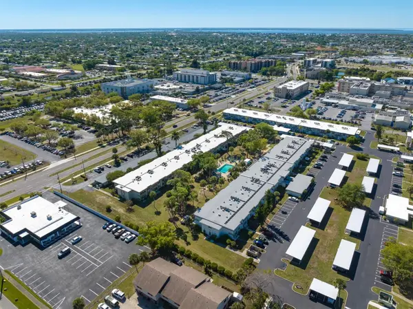 2437 Harbor Boulevard #204, PORT CHARLOTTE, FL 33952