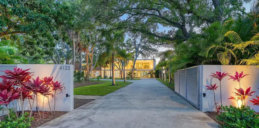 4123 Bay Shore Road, Sarasota, FL 34234 - #2