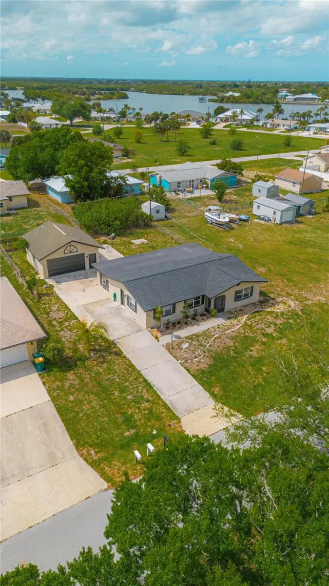 549 Lakemont Avenue Nw, Port Charlotte, FL 33952 - #2