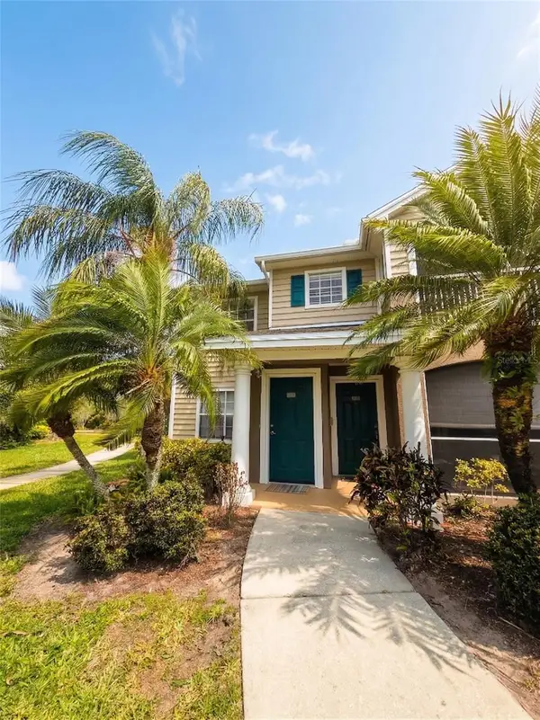 8905 Manor Loop #205, LAKEWOOD RANCH, FL 34202