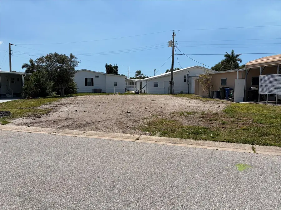 4913 Oakland Hills Avenue, Sarasota, FL 34234 - #3