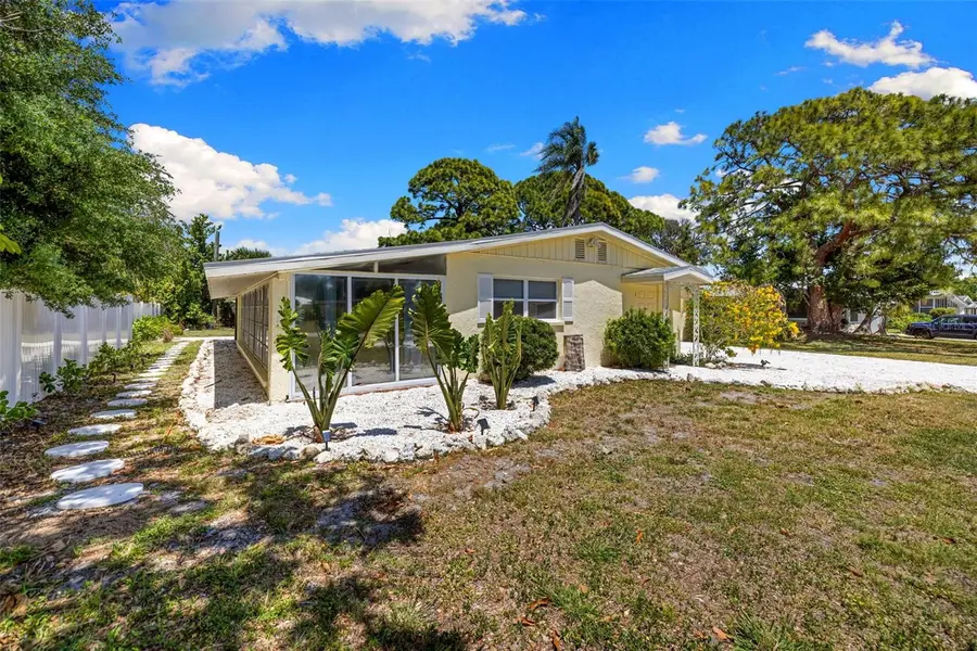 6916 Alderwood Drive, Sarasota, FL 34243 - #2