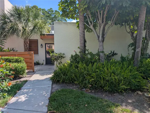 135 Wild Palm Drive, BRADENTON, FL 34210