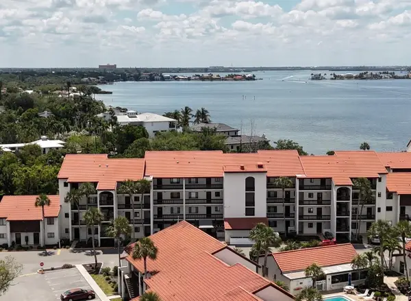 1624 Stickney Point Road #206, SARASOTA, FL 34231