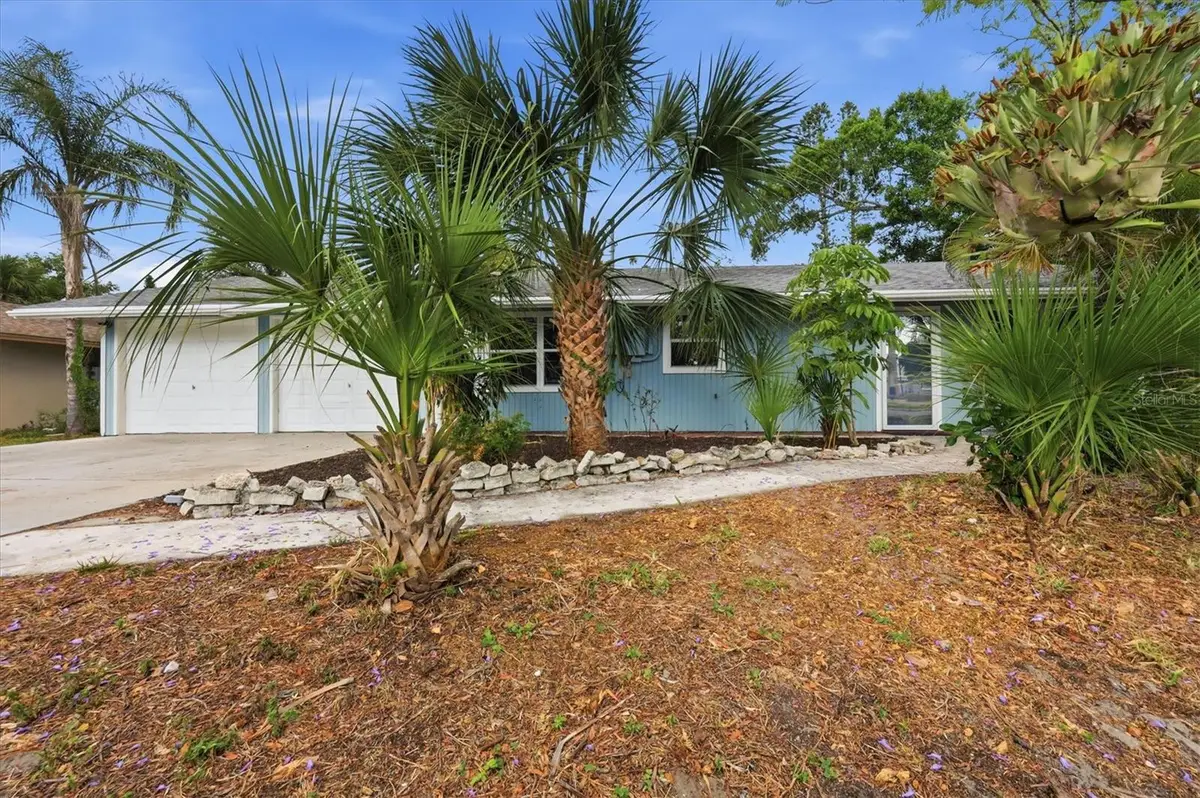 902 37th Street W, Bradenton, FL 34205 - #1