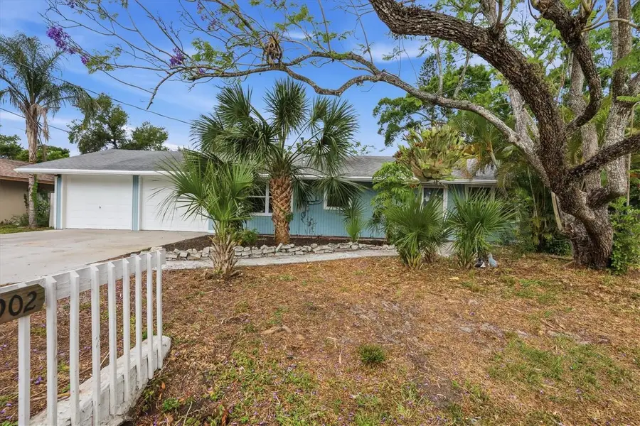 902 37th Street W, Bradenton, FL 34205 - #2