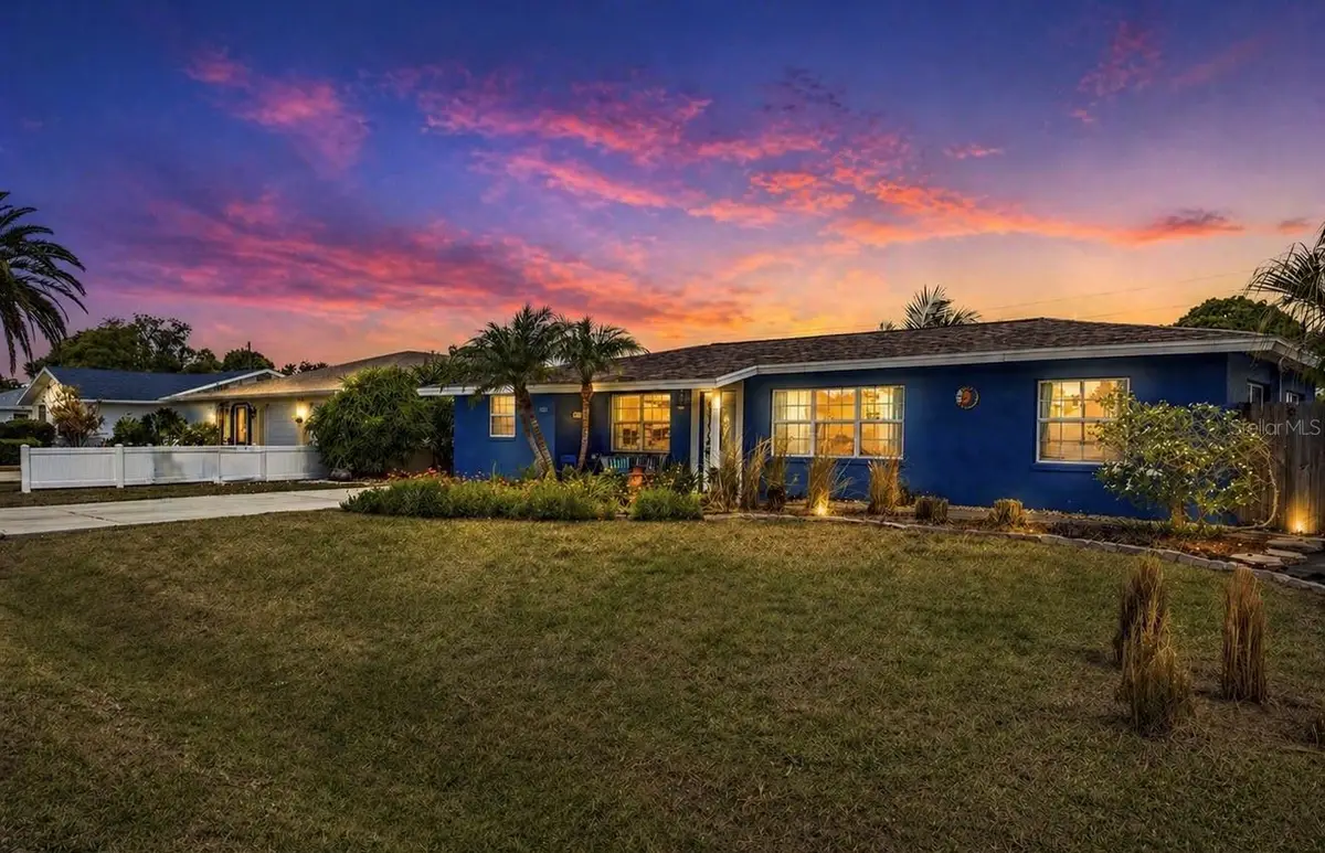1320 Laurel Avenue, Venice, FL 34285 - #1