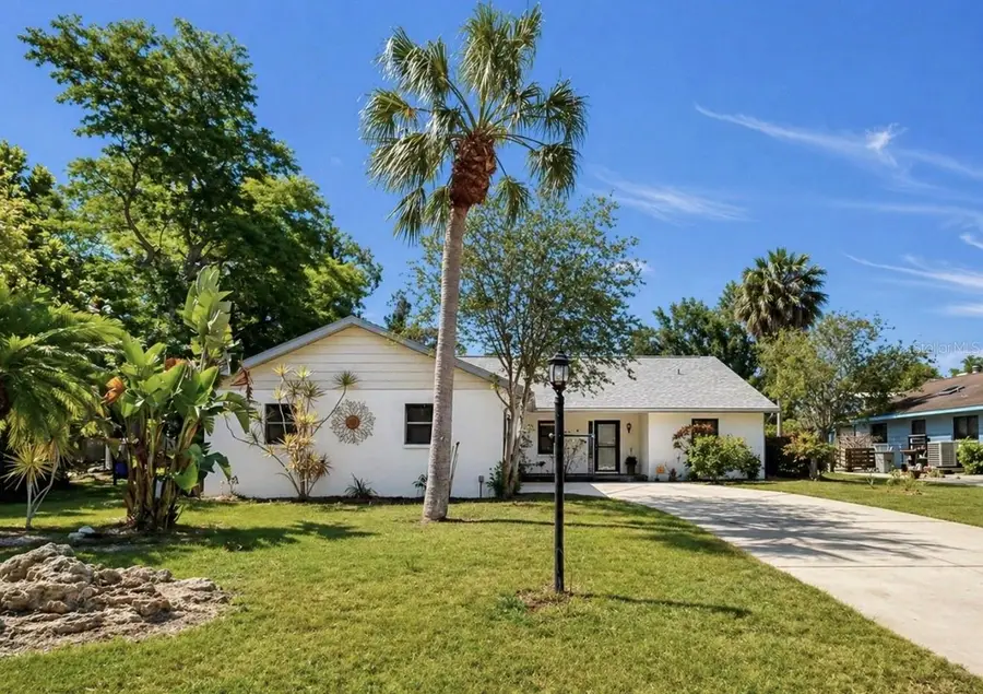 948 Winter Garden Drive, Sarasota, FL 34243 - #2